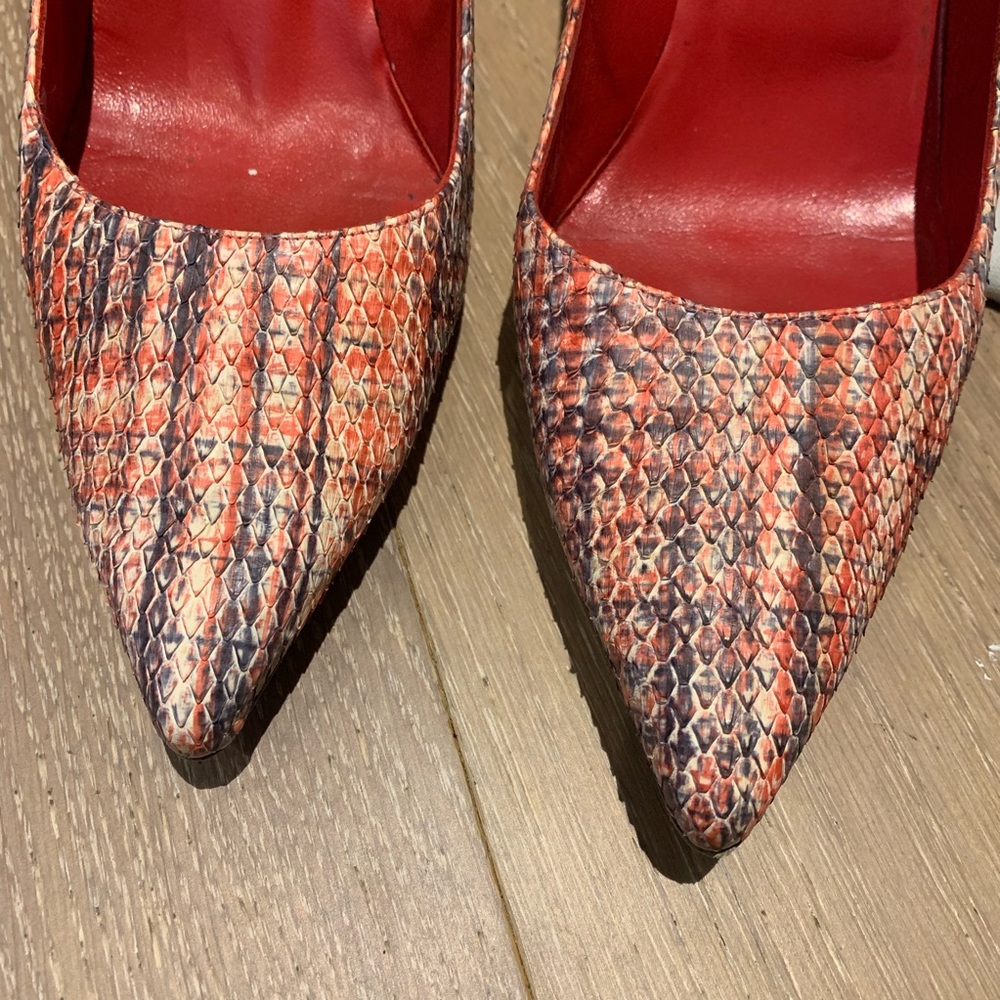 Authentic Manolo Blahnik BB Snakeskin Pump - Picture 3 of 8